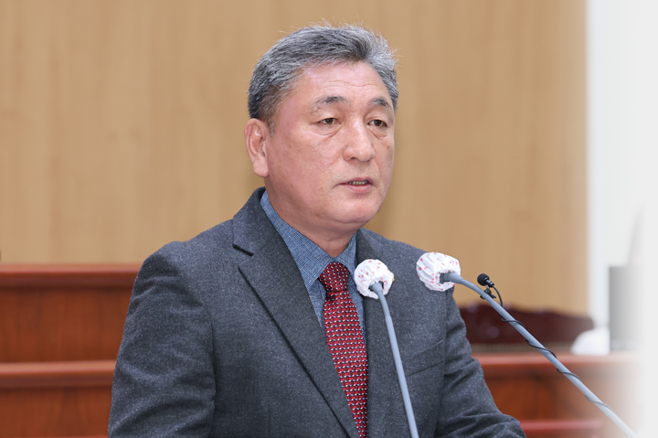 김석한 산업경제위원회 위원장